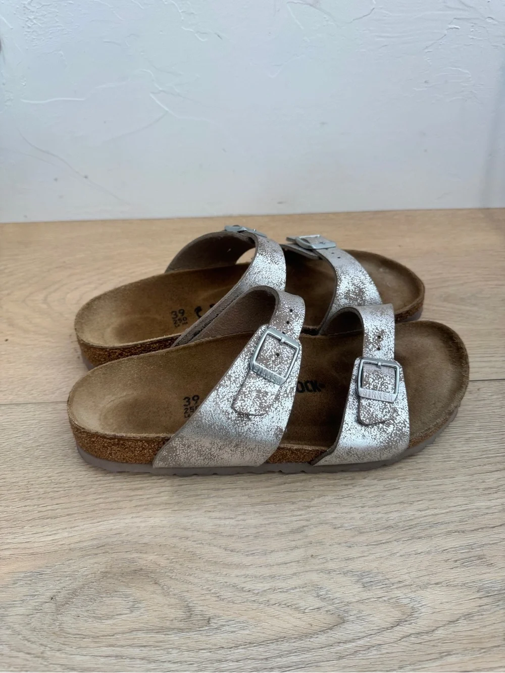 Birkenstock Sydney Washed Metallic Silver Synthetics 39 / US 8